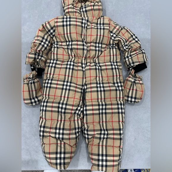 Kids Burberry winter jacket onesie - Picture 2 of 2